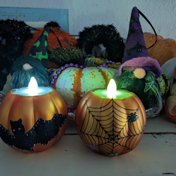 Hoot, Hoot, Halloween Owl And Pair Orange Glass Pumpkin Tea Light Holders - Picture 7 of 8